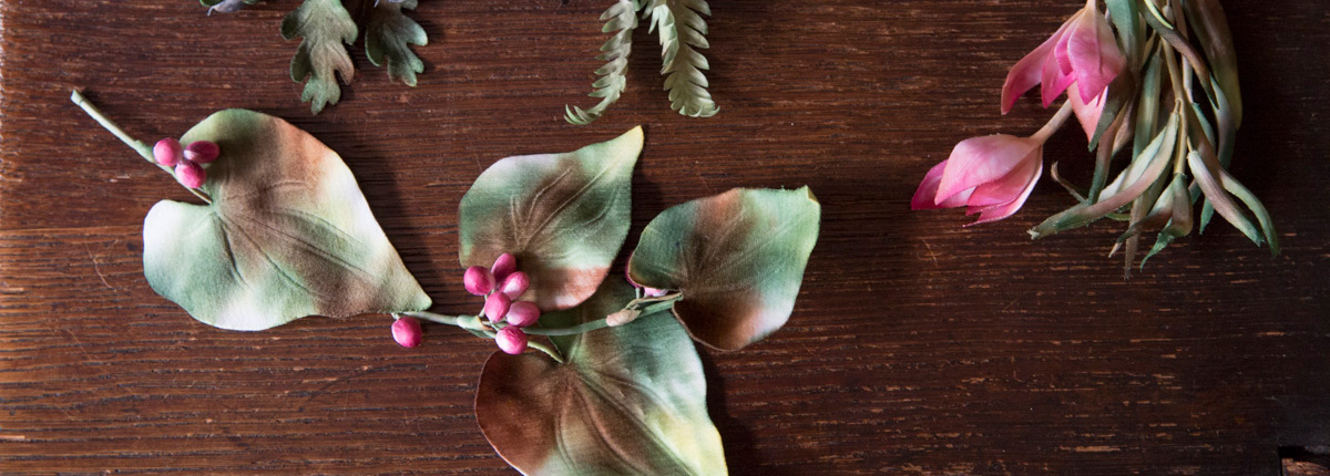 布花コサージュ 前編 布を染めてつくる植物 愛らしい実ものづくりを体験 講師 伊藤貴之さん Turbo つくりら 美しい手工芸と暮らし