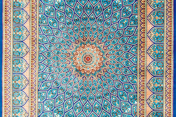 キリム、ペルシャ絨毯、ギャッペ　中東の伝統的な織物｜『世界の配色見本帳』